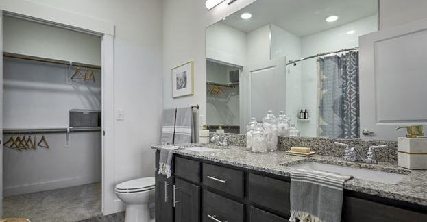 1515 Roosevelt Ave - Photo 3 of 6