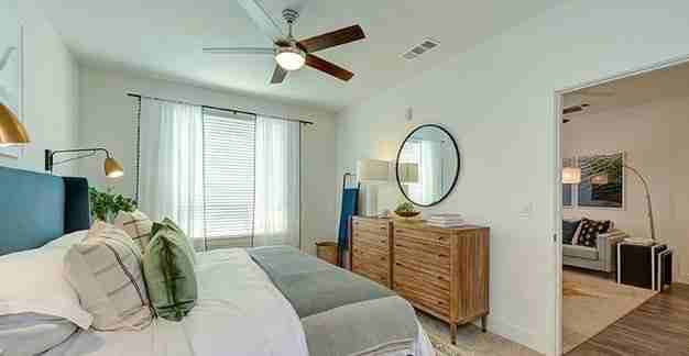 1515 Roosevelt Ave - Photo 4 of 6