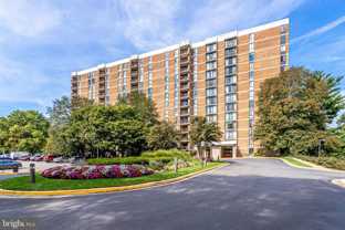 2300 Pimmit Dr - Photo 1 of 1