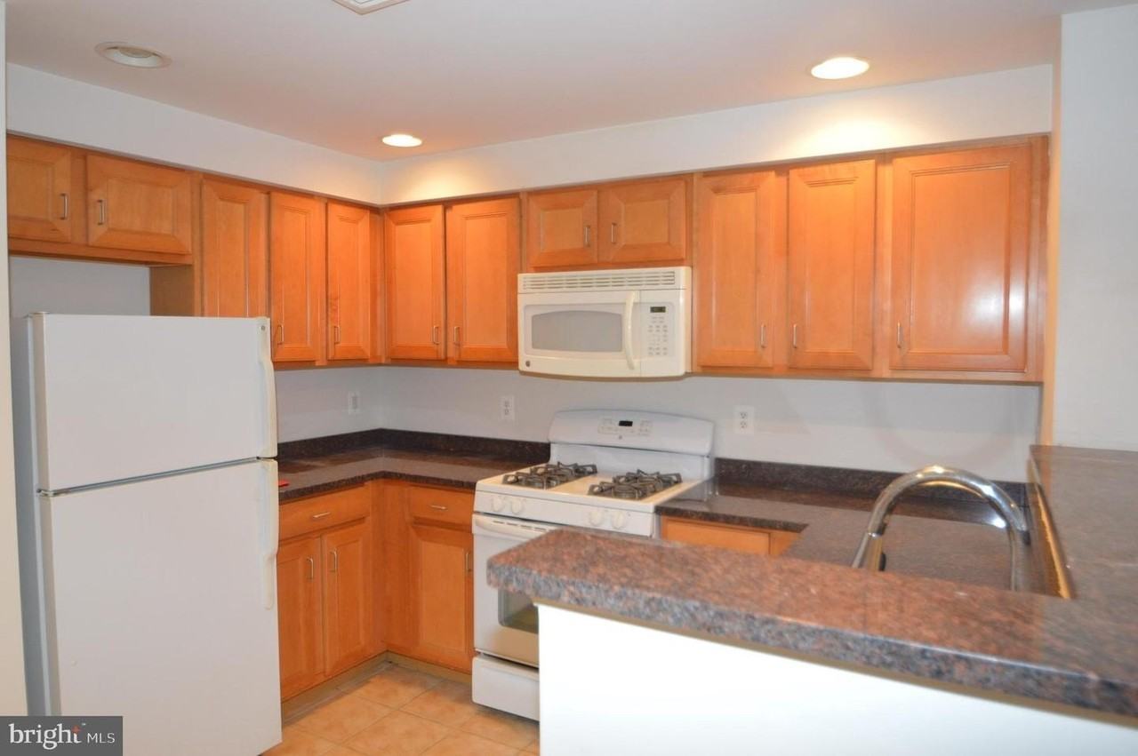 4490 Market Commons Dr - Photo 4 of 28