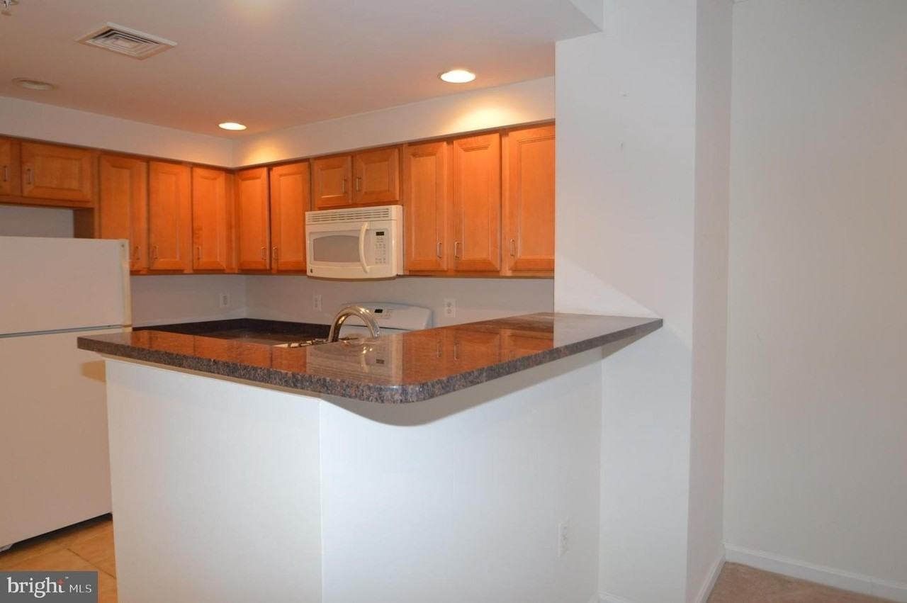 4490 Market Commons Dr - Photo 5 of 28