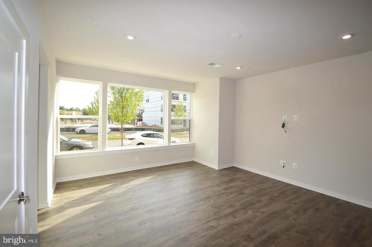 13518 Sayward Blvd - Photo 4 of 33