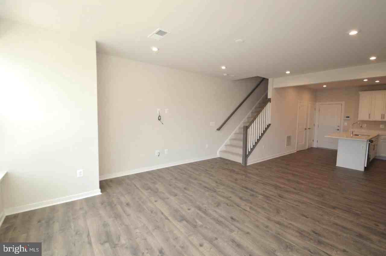 13518 Sayward Blvd - Photo 6 of 33