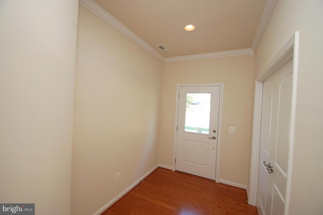 43975 Eastgate View Dr - Photo 2 of 20