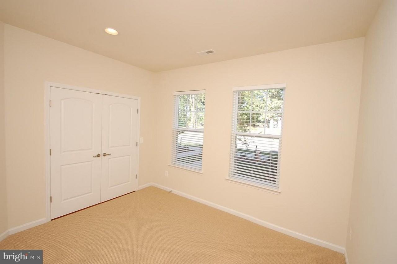 43975 Eastgate View Dr - Photo 3 of 20