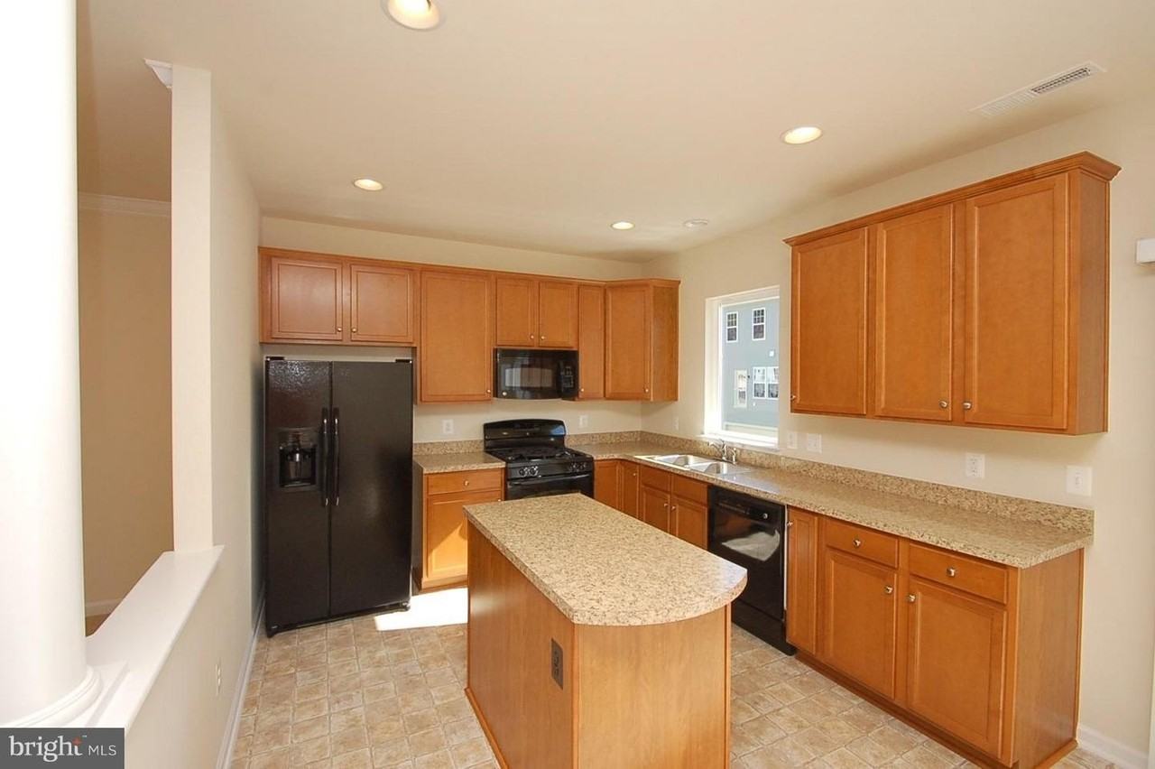 43975 Eastgate View Dr - Photo 5 of 20