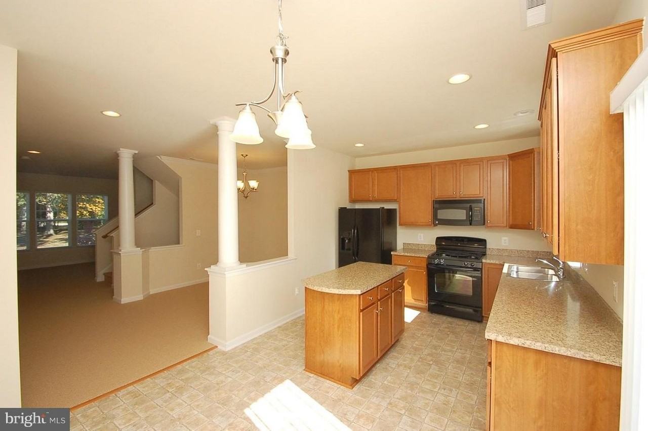 43975 Eastgate View Dr - Photo 7 of 20