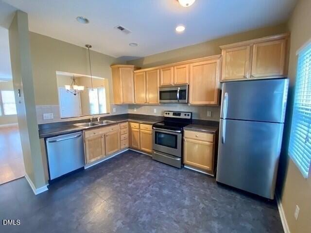 705 Glen Rd - Photo 5 of 12