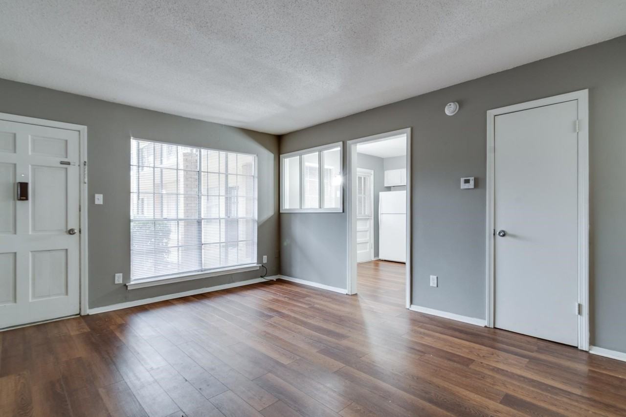 3646 Spottswood Ave #9 - Photo 3 of 24