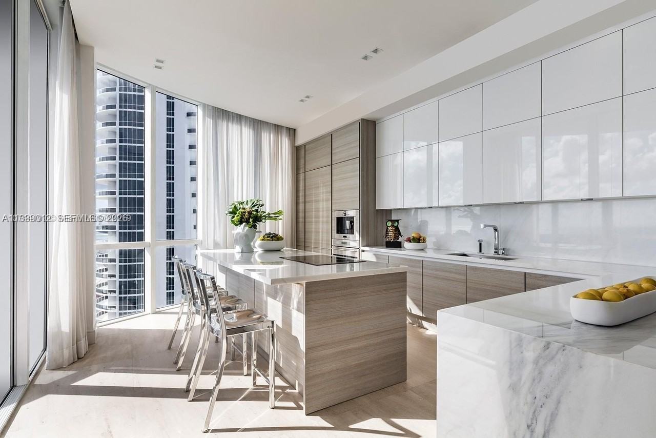 16001 Collins Ave #3201 - Photo 5 of 41