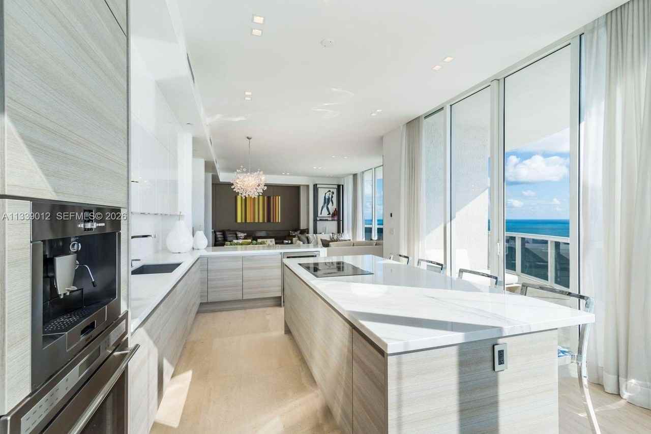 16001 Collins Ave #3201 - Photo 7 of 41