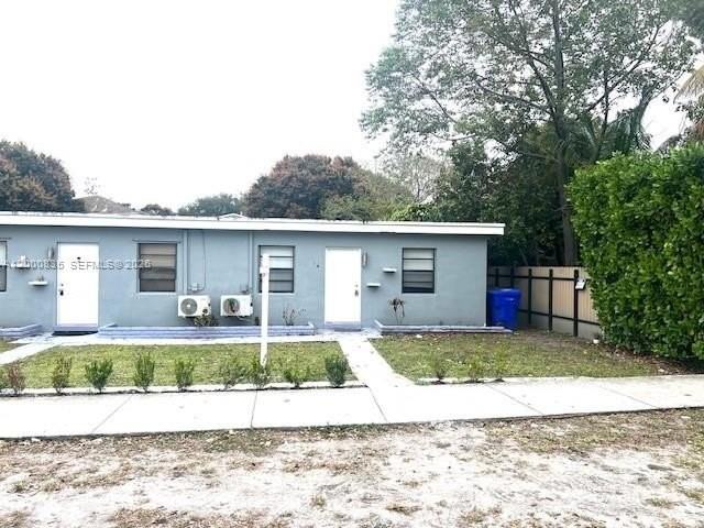 504 N 57th Ave - Photo 2 of 25