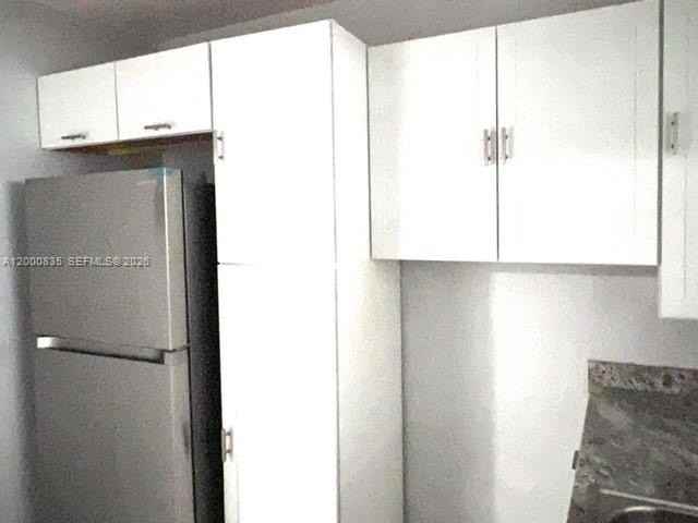 504 N 57th Ave - Photo 6 of 25