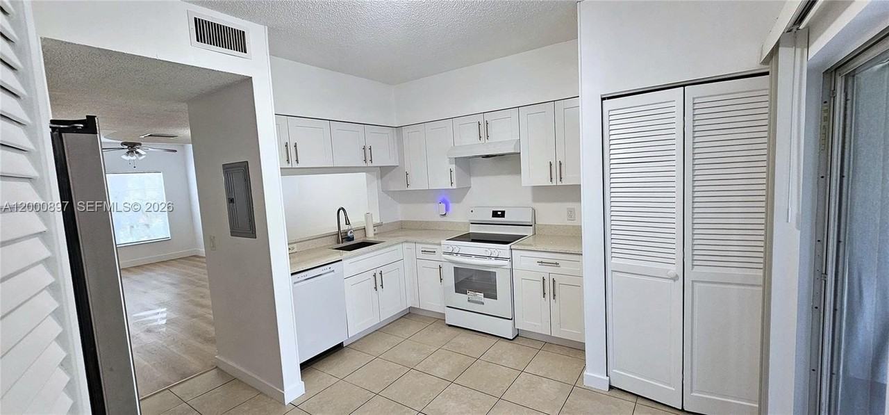 46 Simonton Cir - Photo 3 of 14