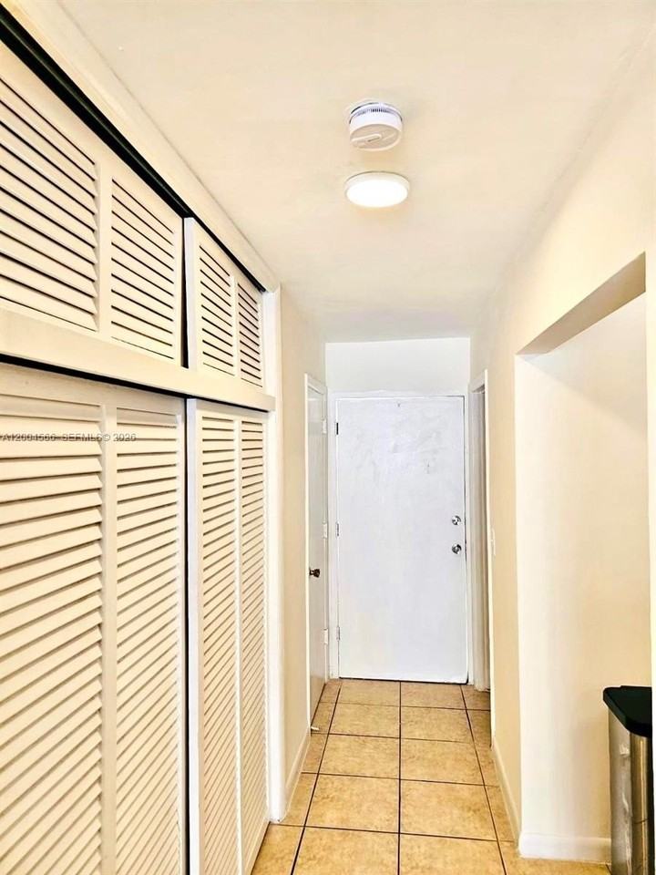 1441 Lincoln Rd #212 - Photo 4 of 9