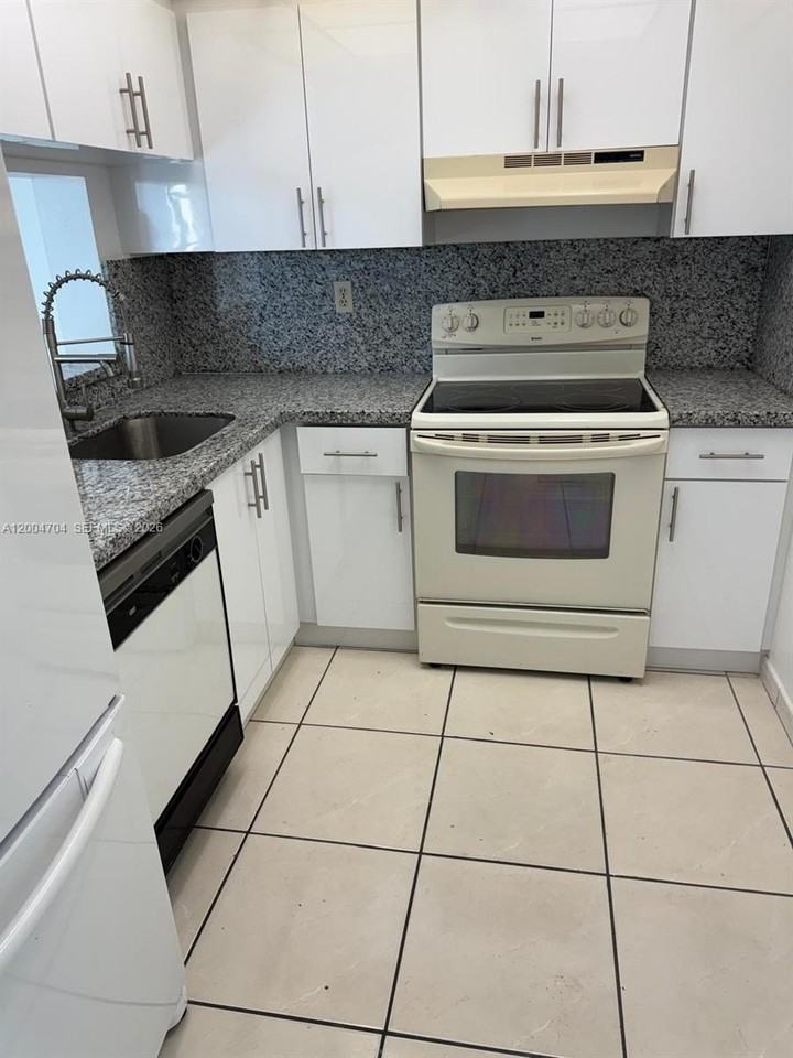 11790 Sw 18th St #416-3 - Photo 2 of 7
