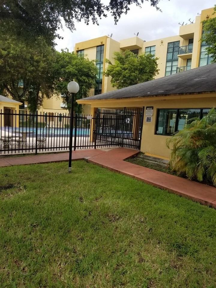 11790 Sw 18th St #416-3 - Photo 7 of 7