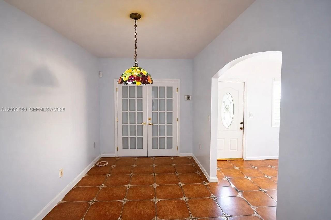 2544 Sw 20th St #2544 - Photo 4 of 29