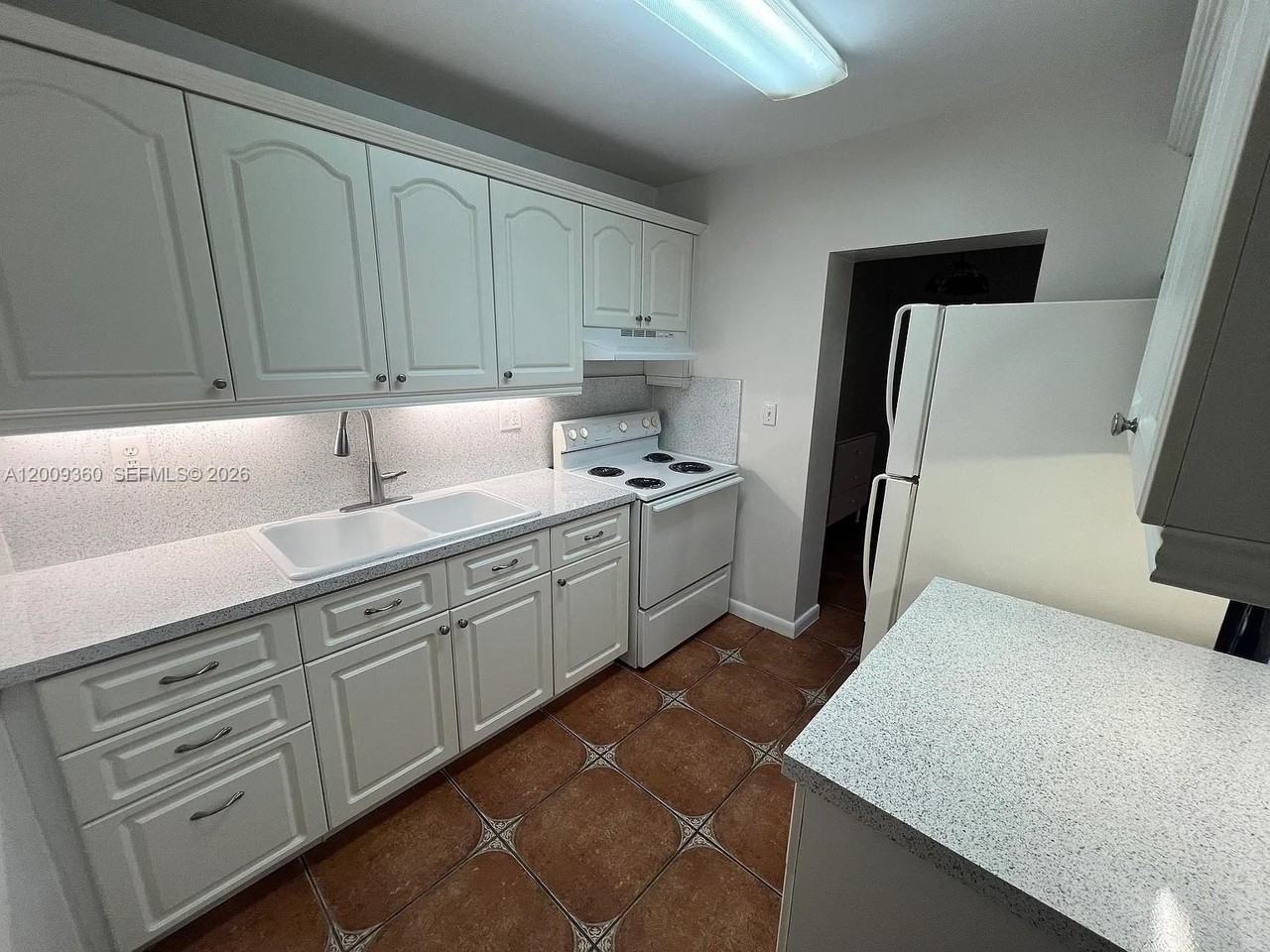 2544 Sw 20th St #2544 - Photo 6 of 29