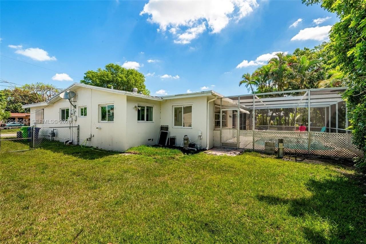 8690 Nw 24th Pl - Photo 3 of 28