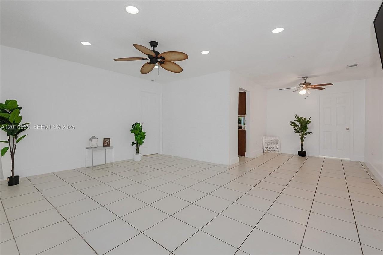 8690 Nw 24th Pl - Photo 4 of 28