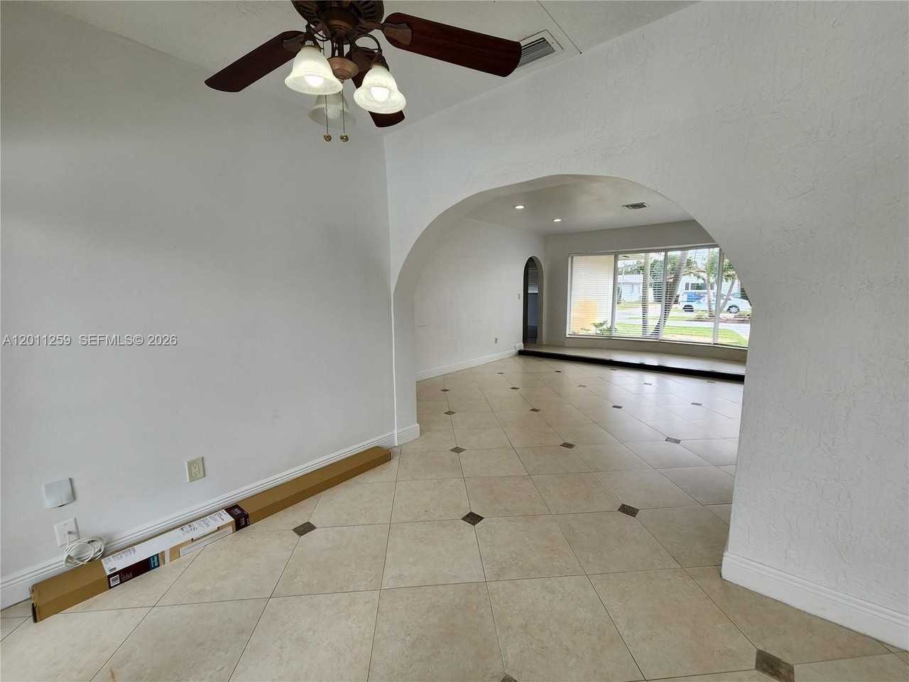 4233 Jackson St - Photo 5 of 28
