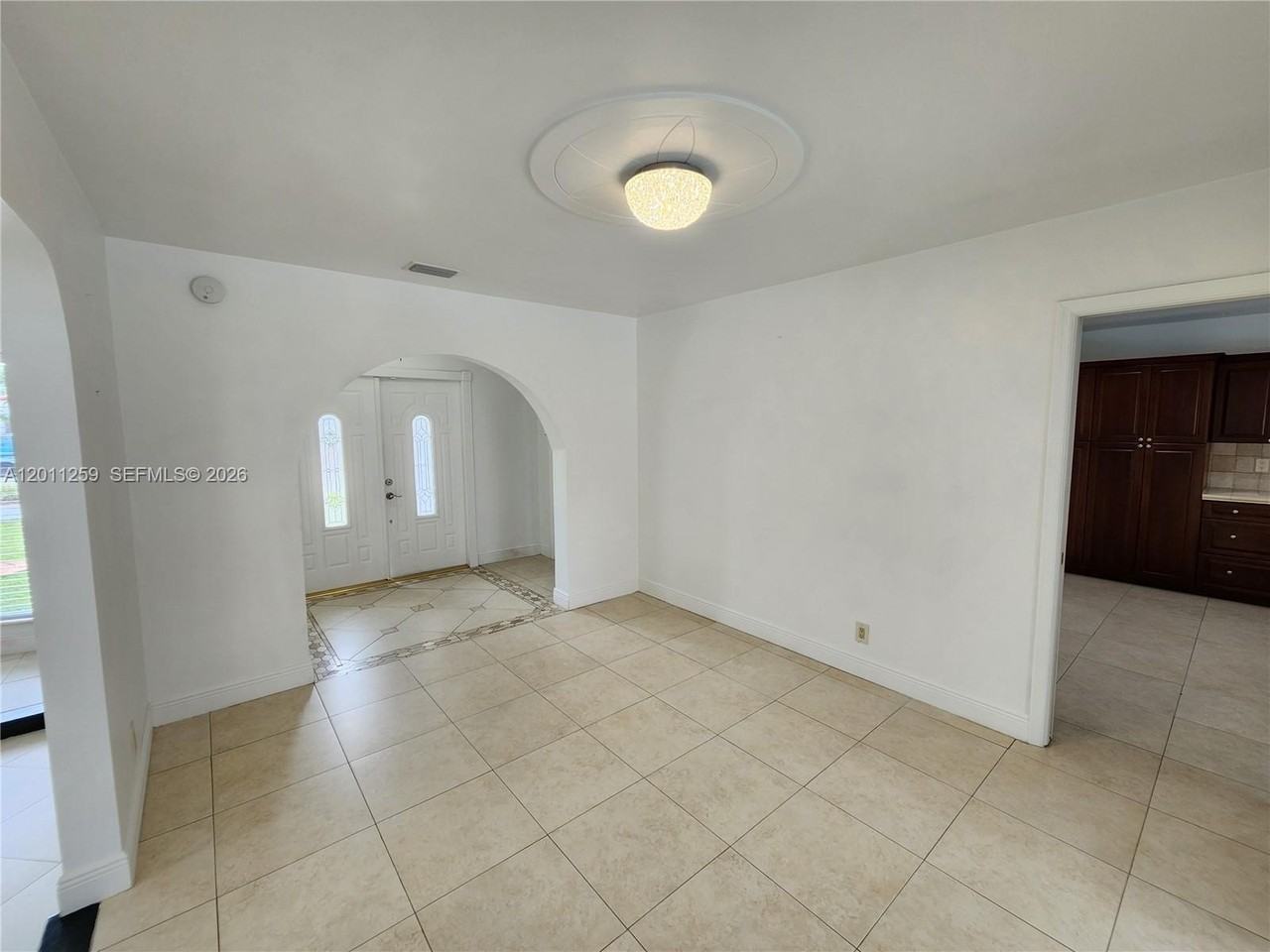 4233 Jackson St - Photo 6 of 28