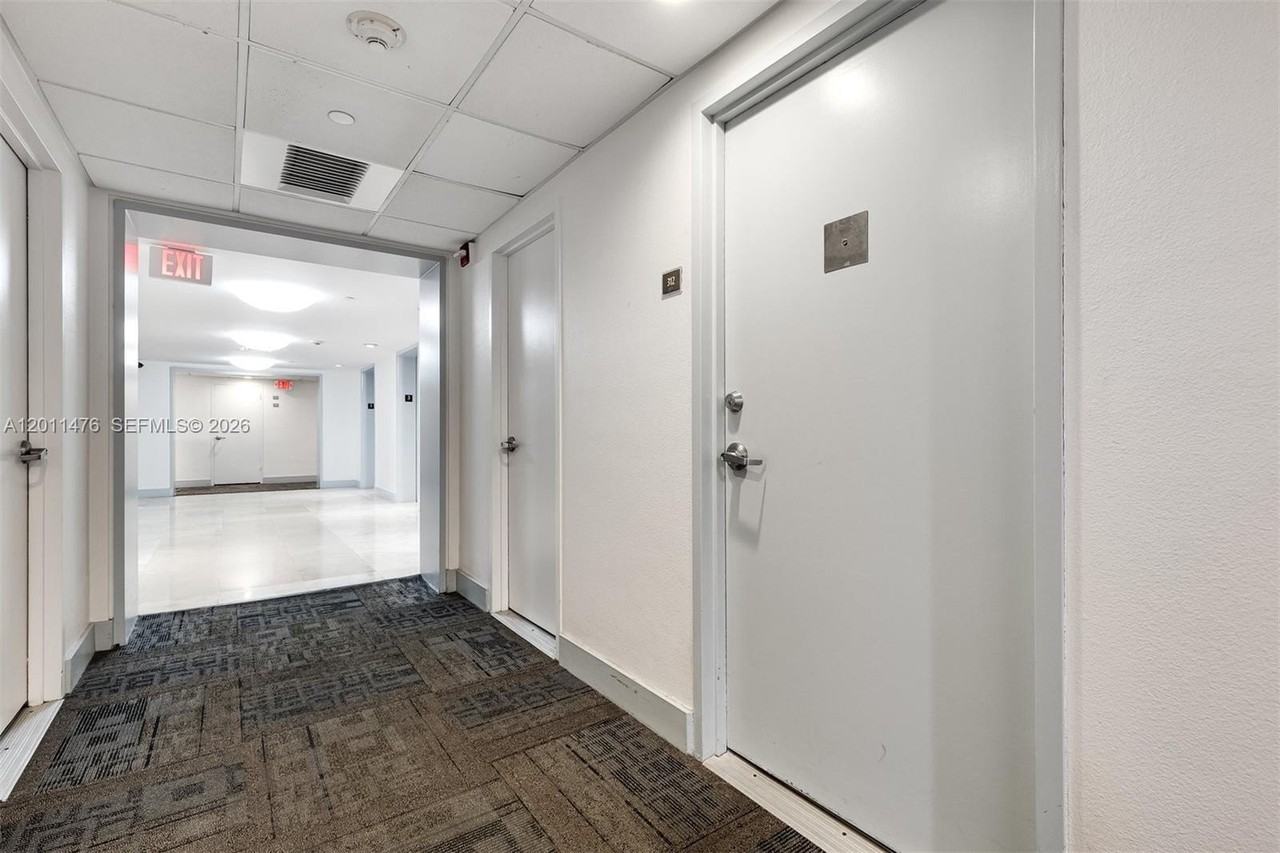 1200 West Ave #312 - Photo 4 of 22