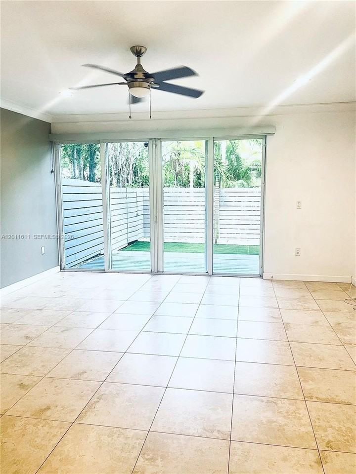 822 Ne 19th Ave - Photo 4 of 36