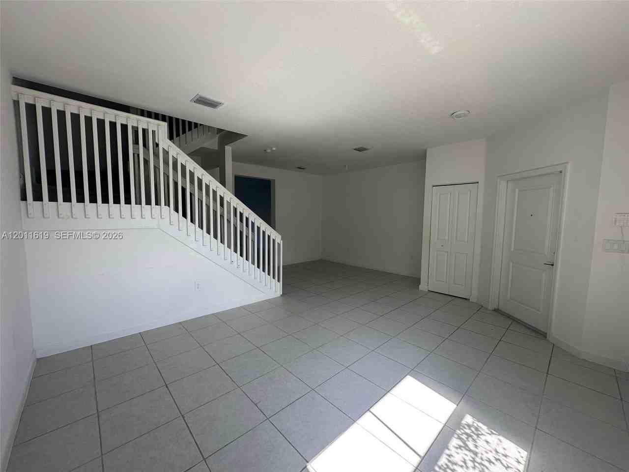 1684 Se 26th Ter #1684 - Photo 3 of 13
