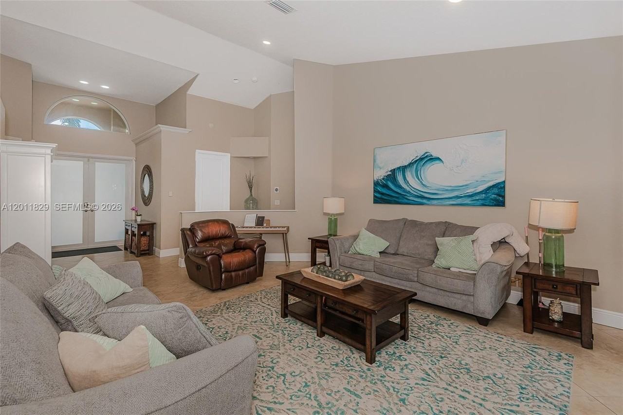 18253 Nw 15th Ln - Photo 5 of 38
