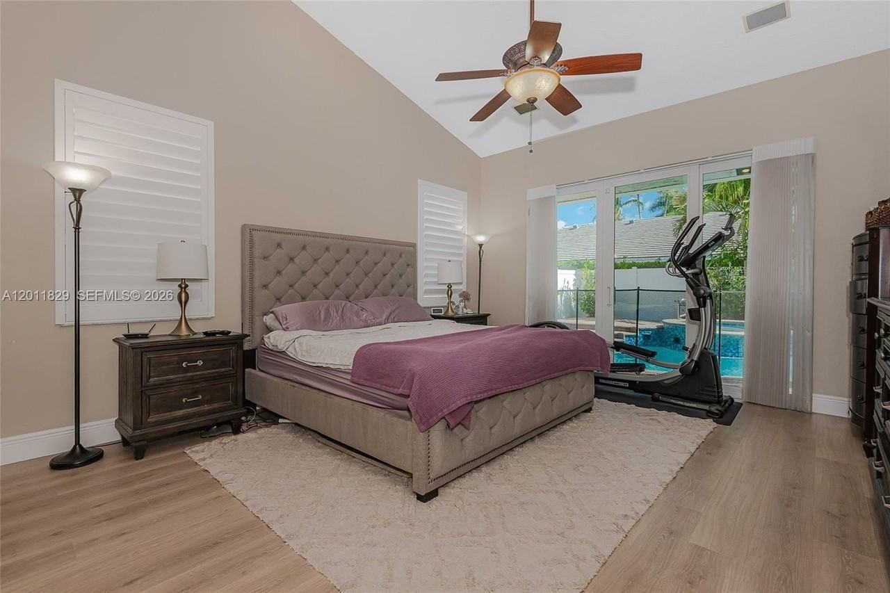 18253 Nw 15th Ln - Photo 6 of 38