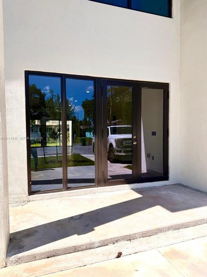 3371 Nw 51st St #AB - Photo 2 of 24