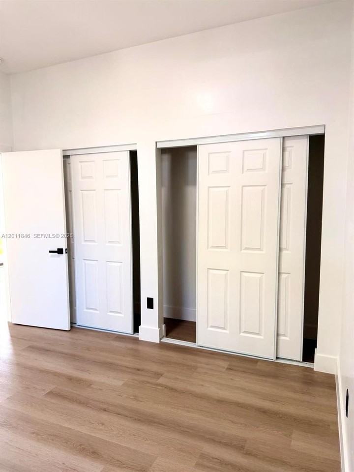 3371 Nw 51st St #AB - Photo 5 of 24