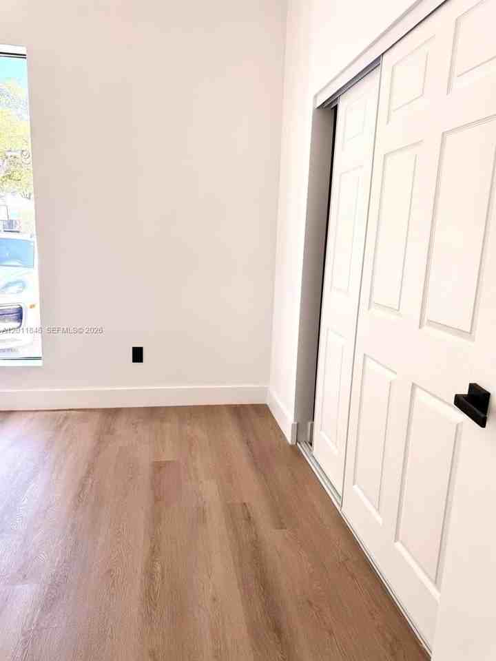 3371 Nw 51st St #AB - Photo 6 of 24