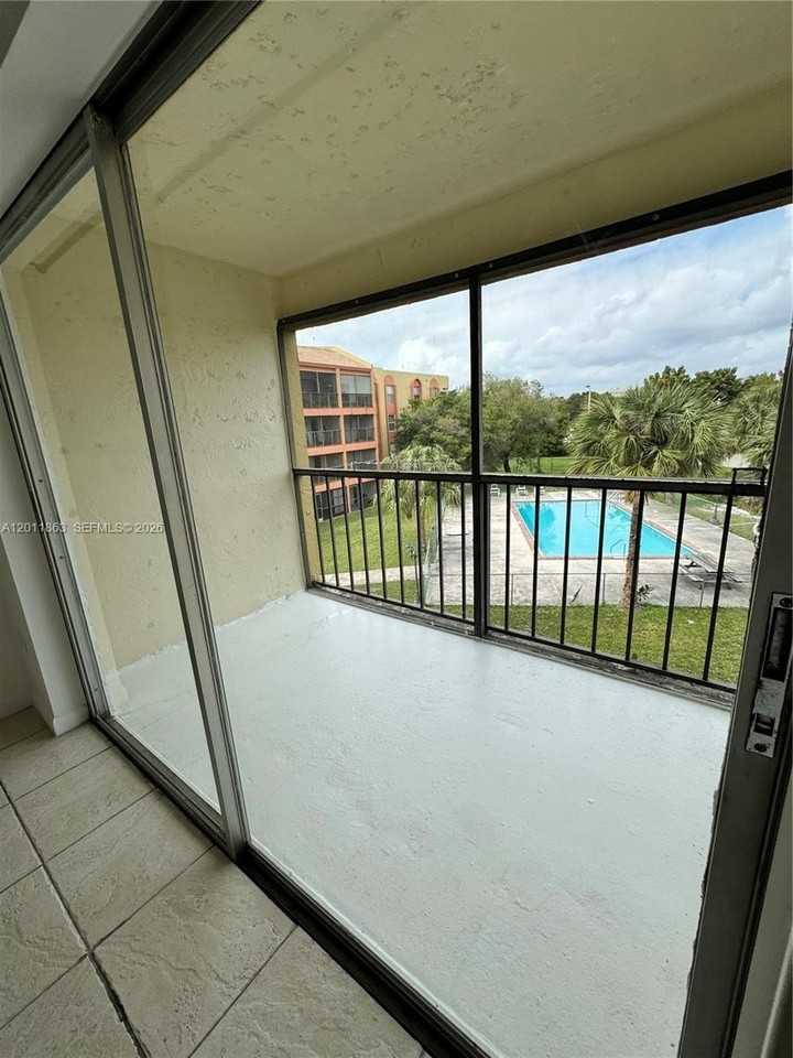 9405 W Flagler St #302D - Photo 2 of 6