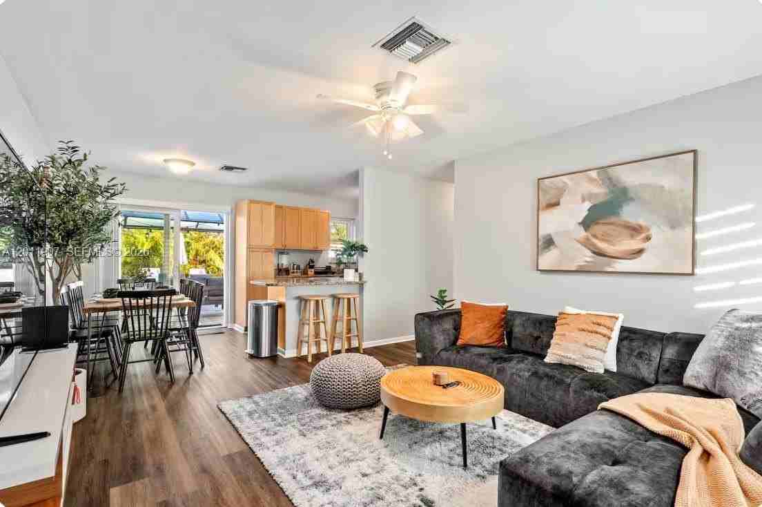 2117 Longwood Rd #NA - Photo 2 of 20