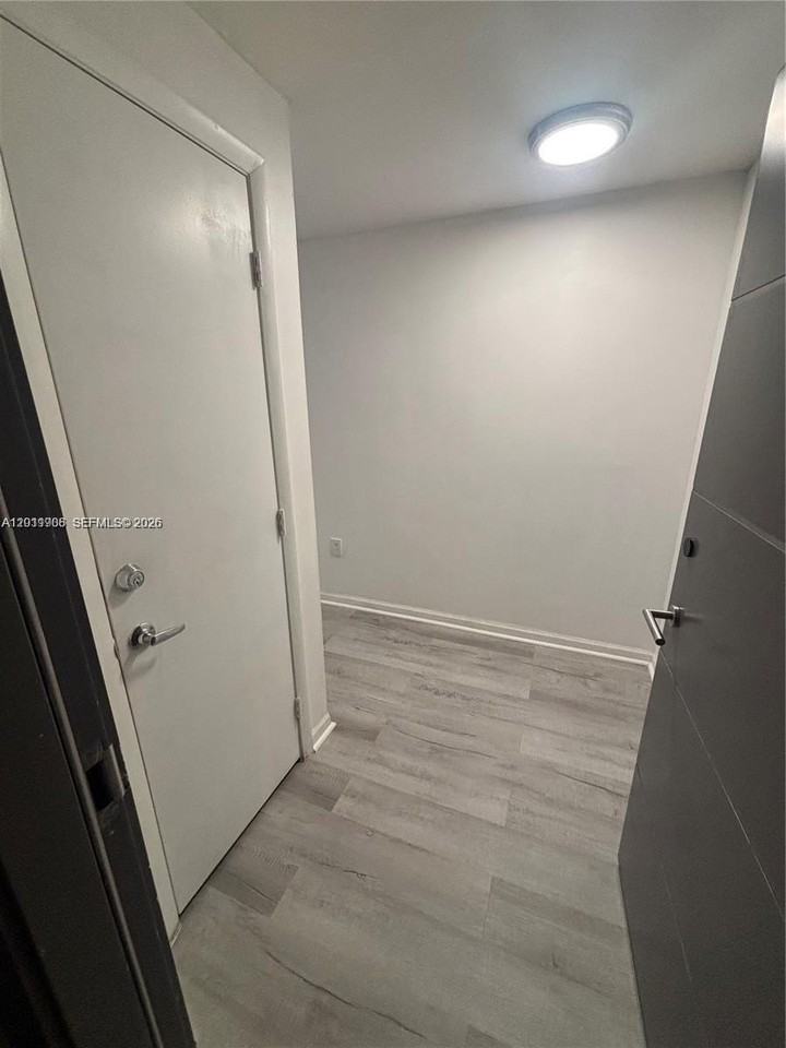 185 Se 14th Ter #603 - Photo 5 of 34