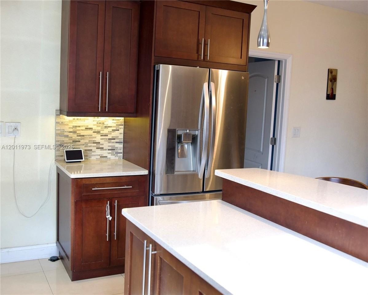 5570 Nw 113th Ct - Photo 3 of 23