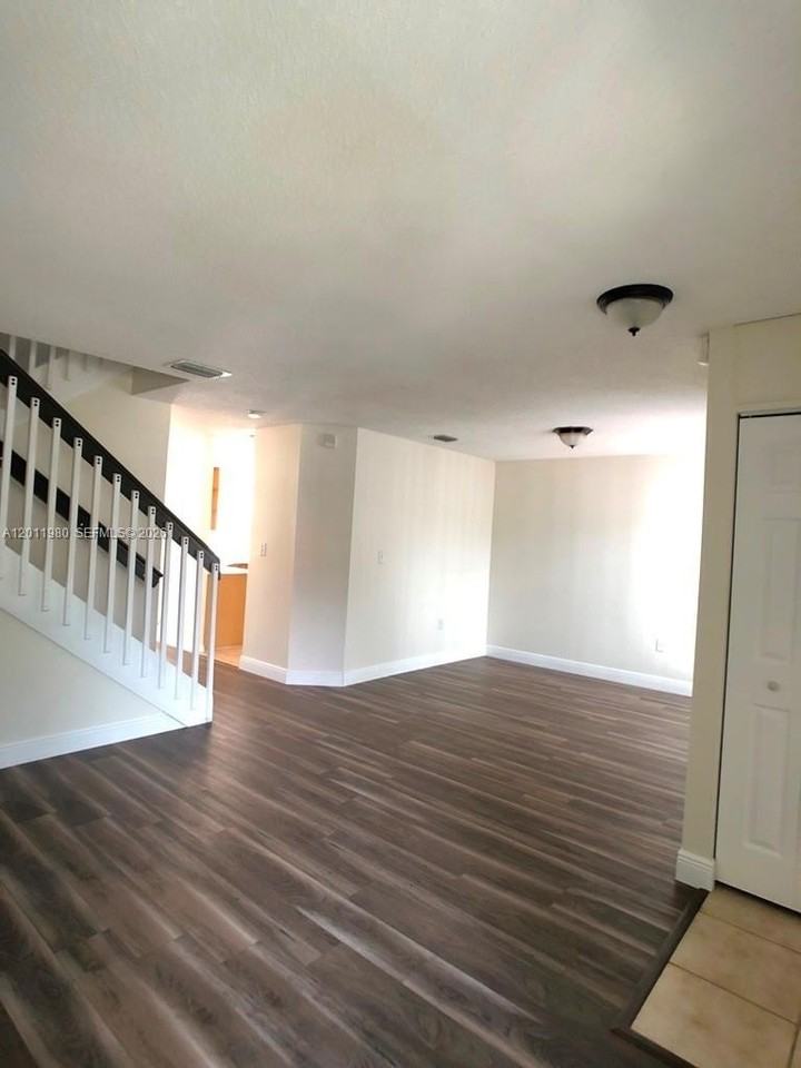 16604 Sw 97th St #16604 - Photo 5 of 22