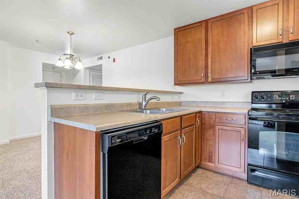 4200 Spring Creek Ln - Photo 2 of 17