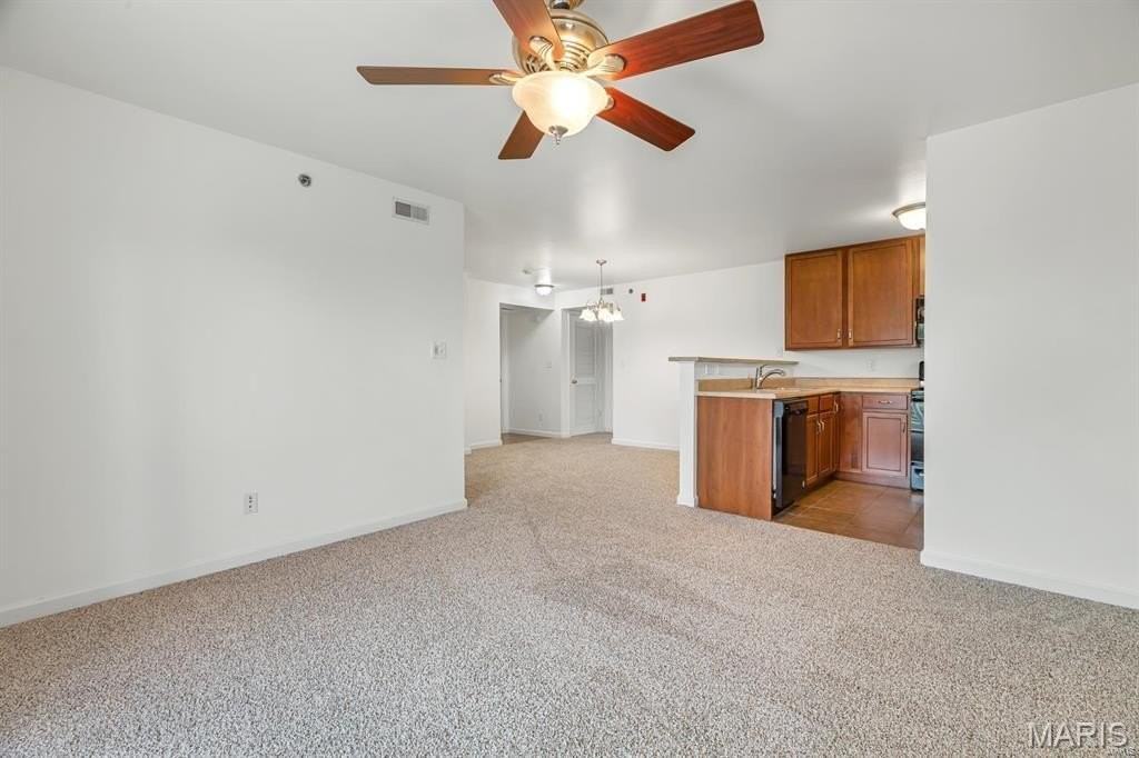 4200 Spring Creek Ln - Photo 4 of 17