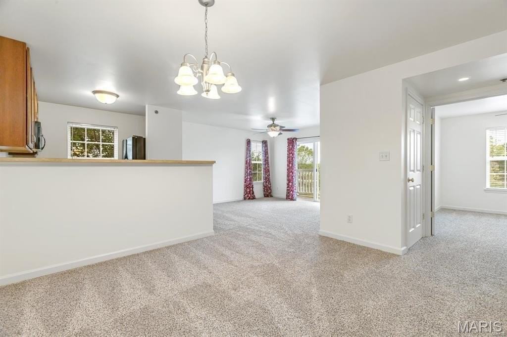 4200 Spring Creek Ln - Photo 5 of 17