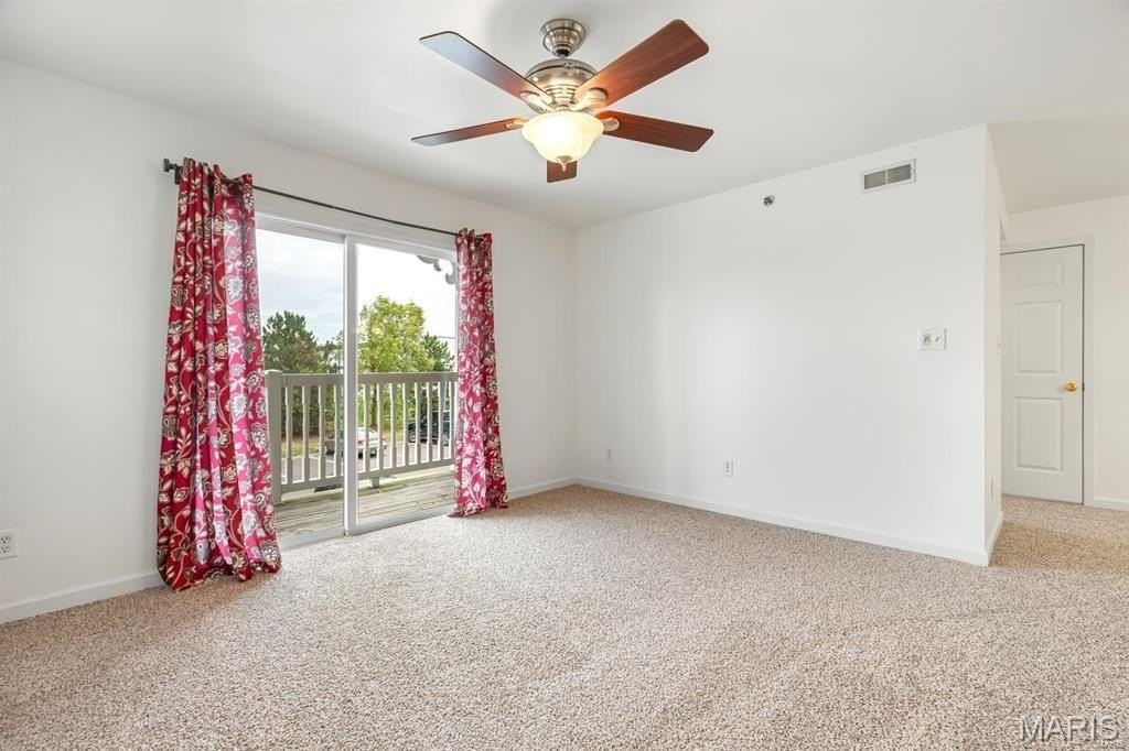4200 Spring Creek Ln - Photo 6 of 17