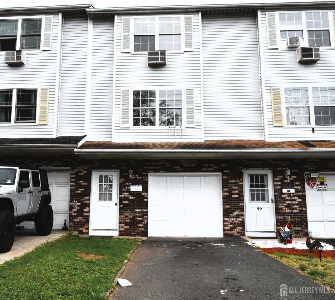 31 Larch St - Photo 2 of 29