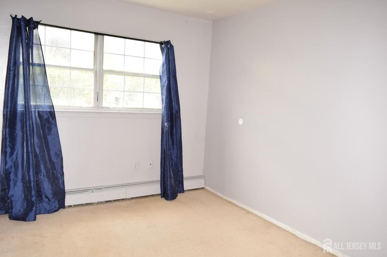 31 Larch St - Photo 6 of 29
