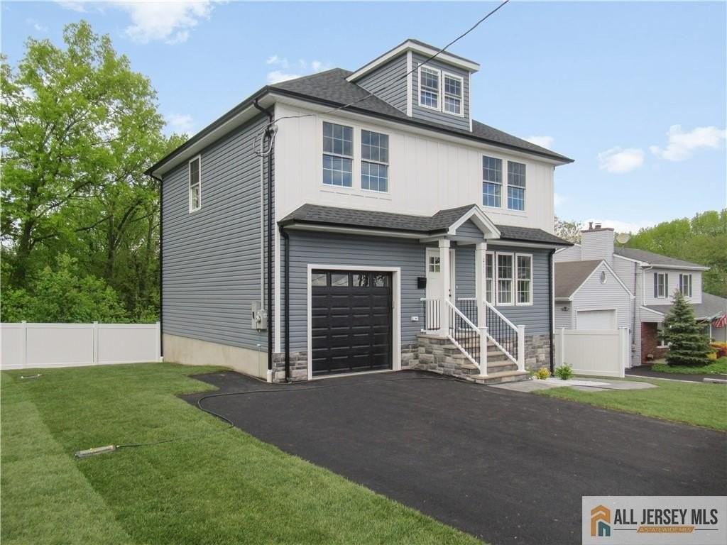 211 Prospect St - Photo 3 of 25