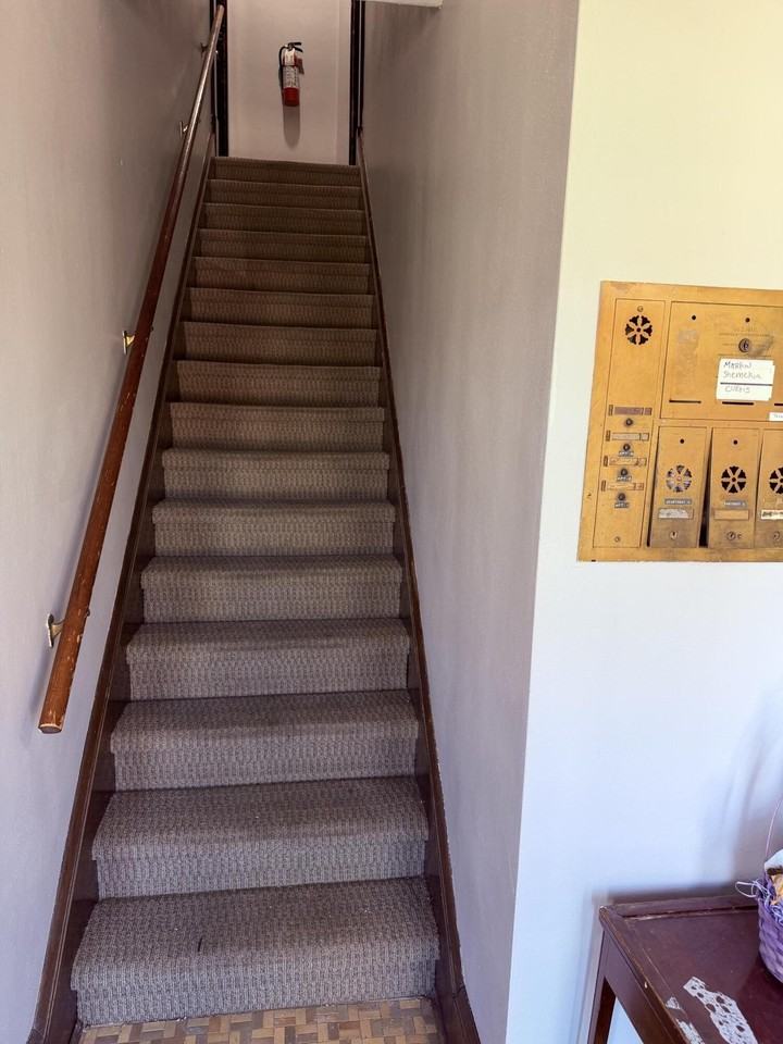 1527 Hayes Ave #4 - Photo 4 of 16