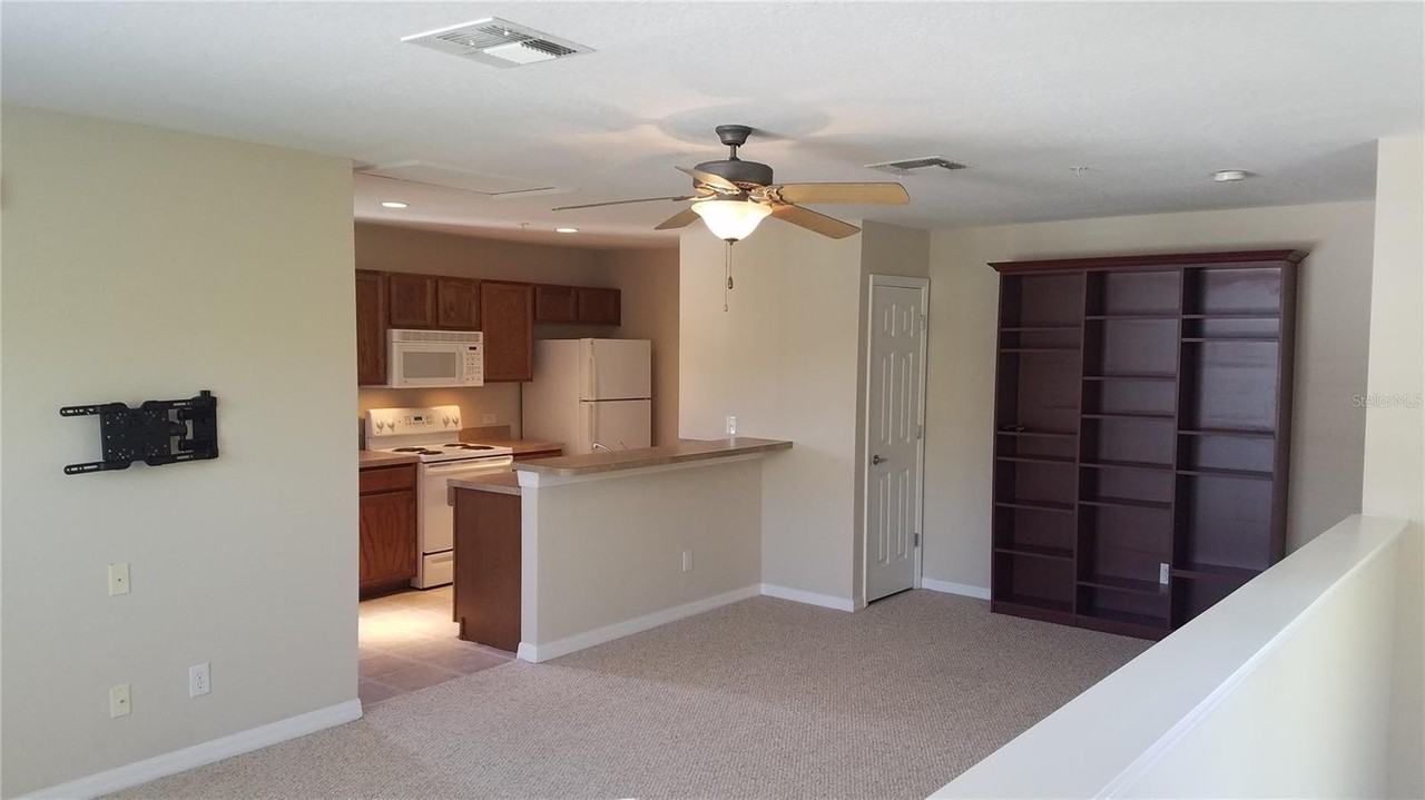2146 Shaw Ln - Photo 2 of 9