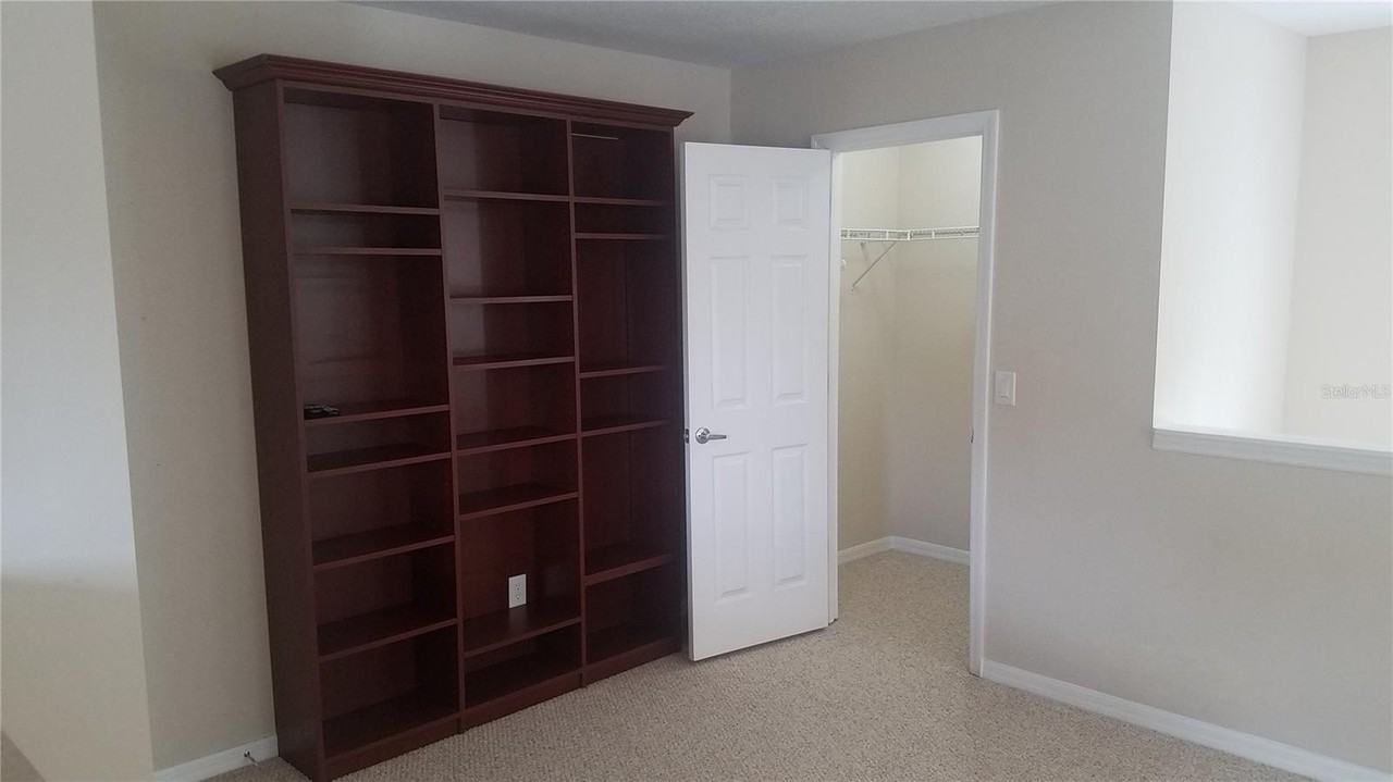 2146 Shaw Ln - Photo 5 of 9